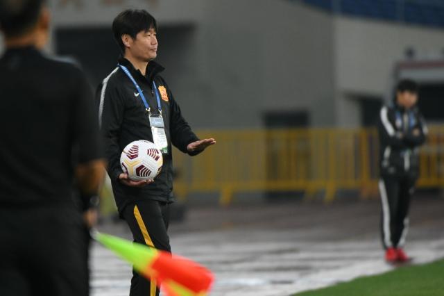 李霄鹏执教武汉难求一胜 新援替补登场组三叉戟