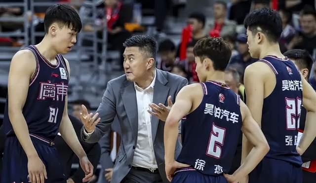 Kaiyun sports-广东终结广厦主场18连胜!杜锋却遭质疑,媒体人怒了:到底想干嘛